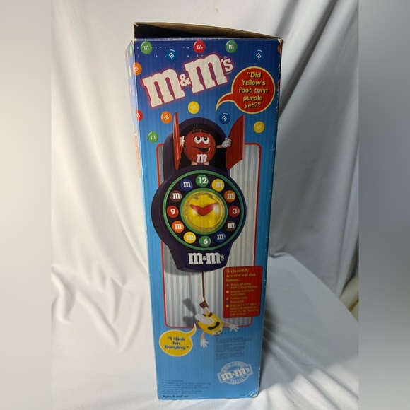 M&M Animated Wall Cuckoo Clock Talking Works In Box - Picture 2 of 7